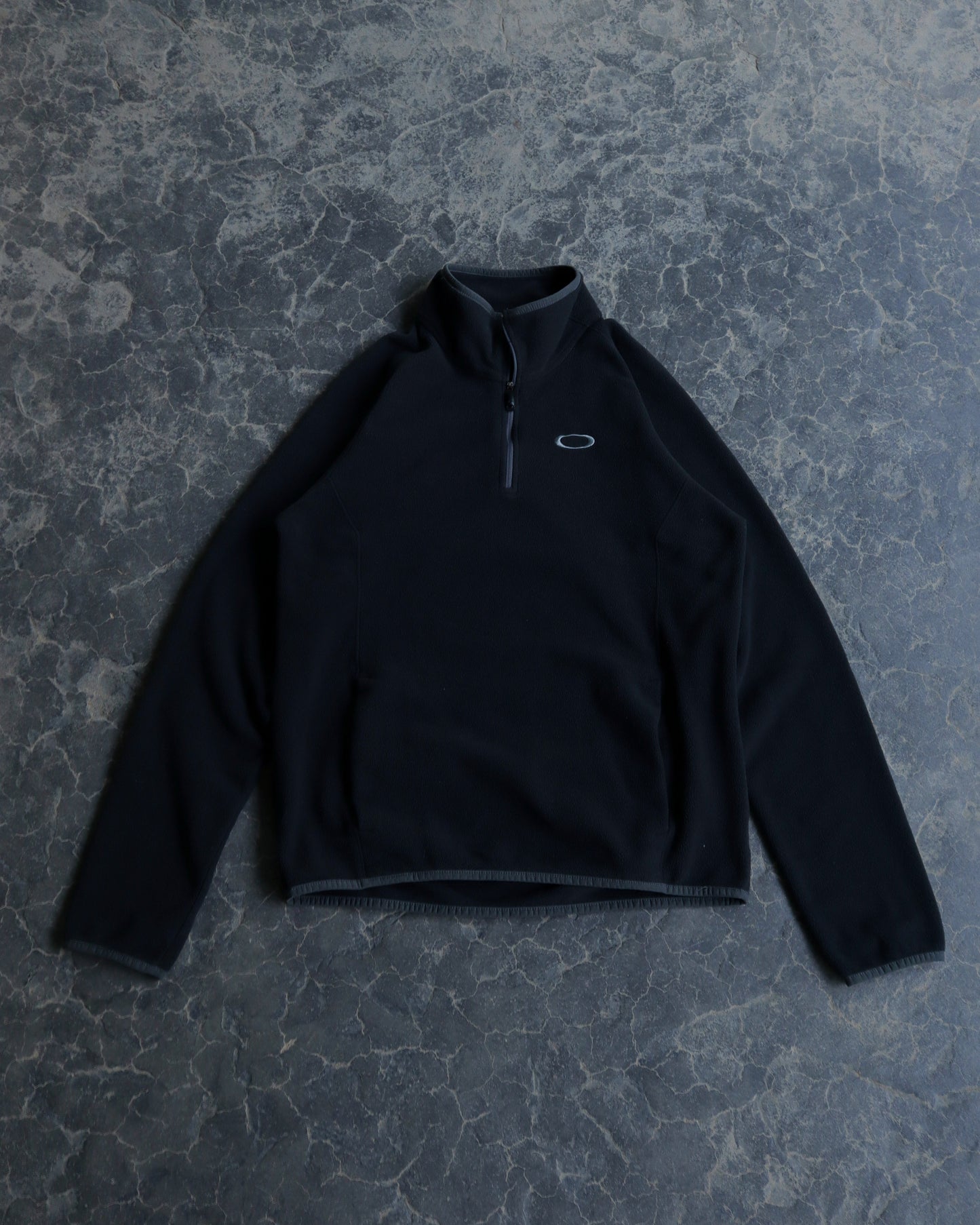 Modern Oakley Two Tone Fleece Black Quarter Zip Sweatshirt - L