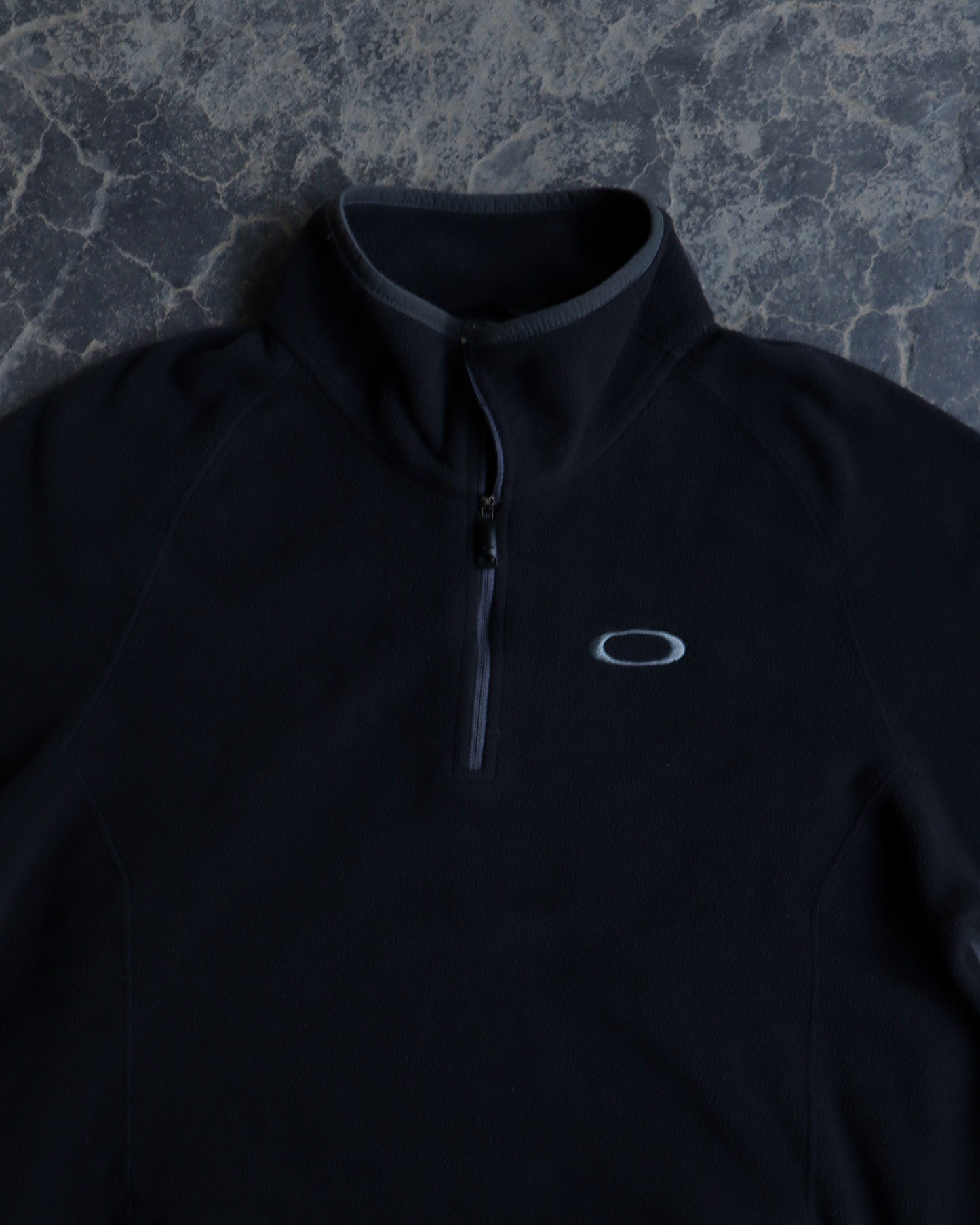 Modern Oakley Two Tone Fleece Black Quarter Zip Sweatshirt - L