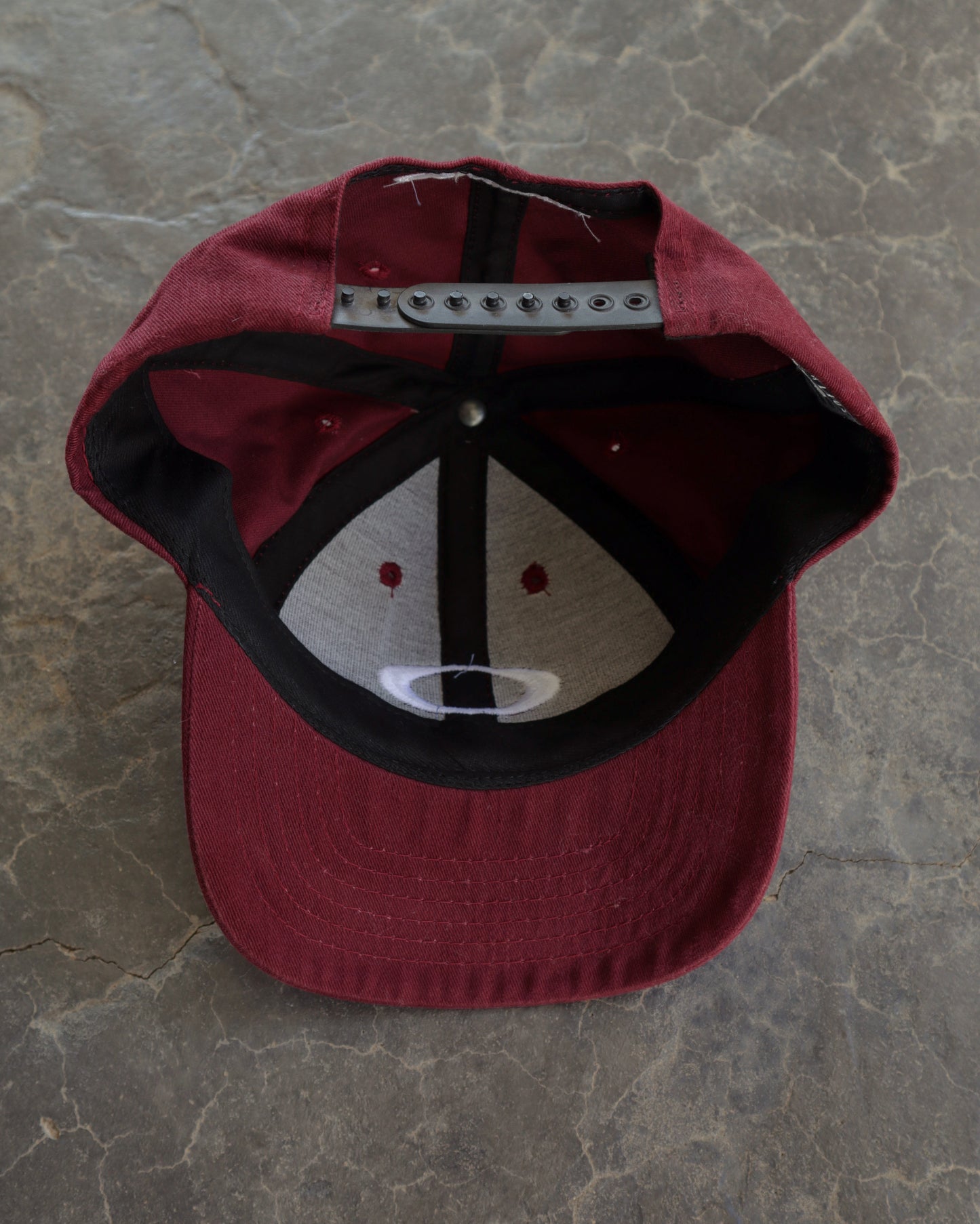 00s Oakley Software Burgundy Snapback Hat - OS