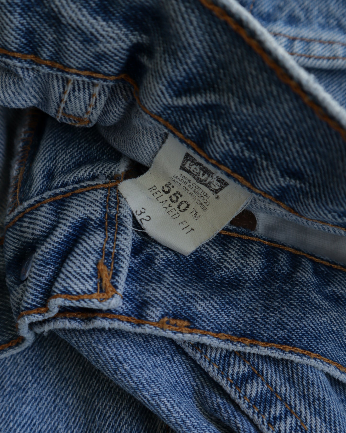 00s Levi’s Light Wash Denim Shorts - 32