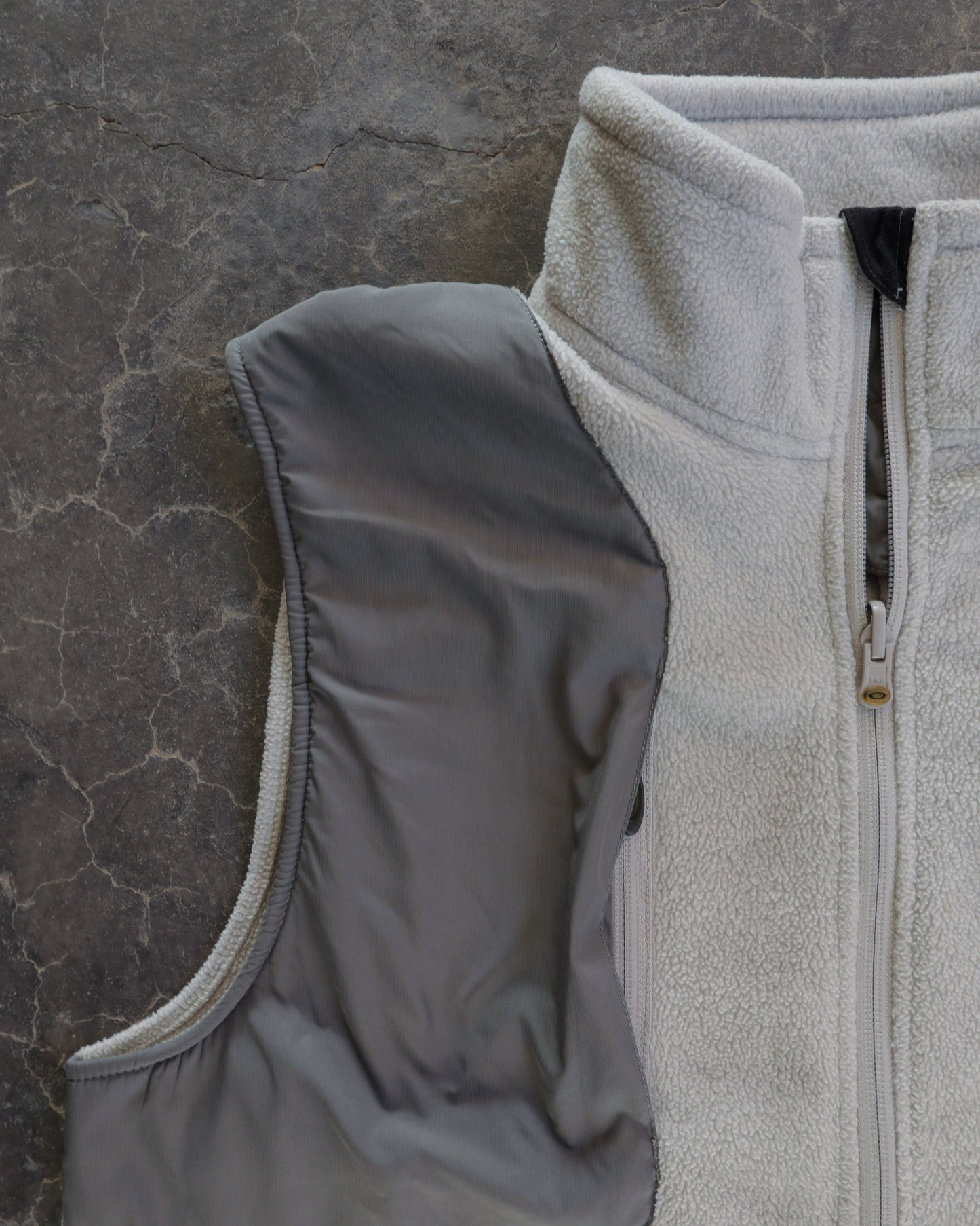 90s Oakley Two Tone Cream Fleece Vest - L