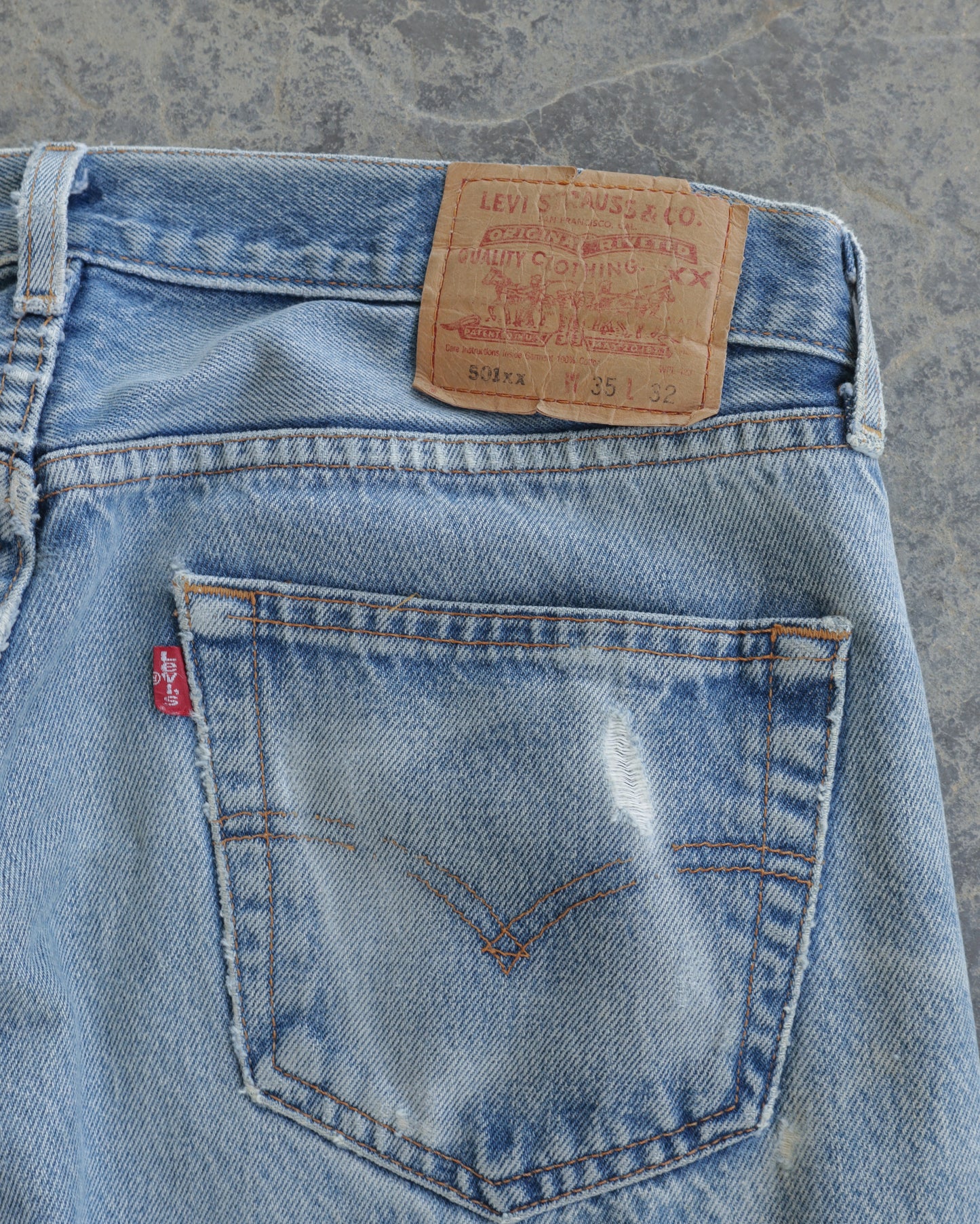 00s Levi’s 501xx Jeans - 35 x 32