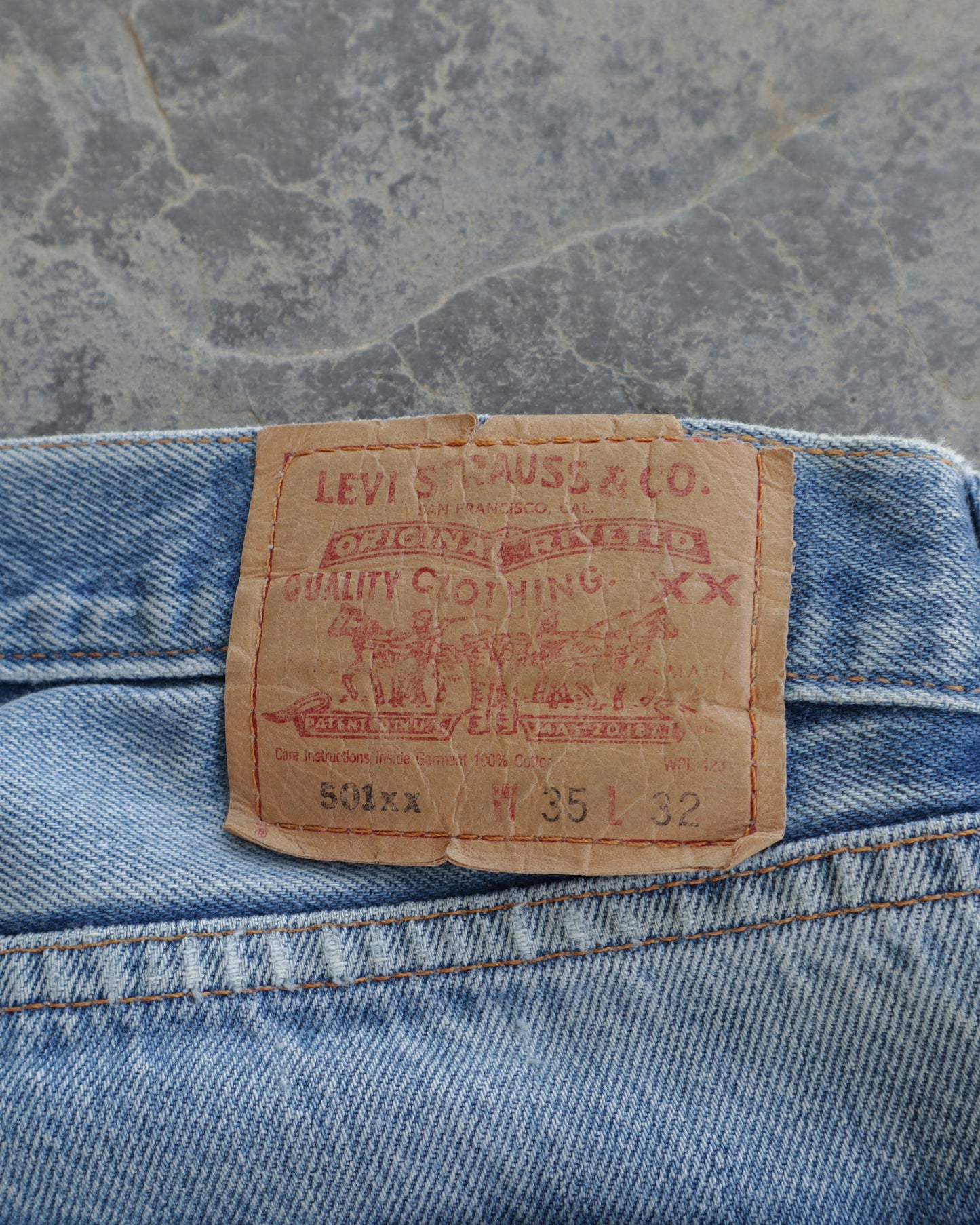 00s Levi’s 501xx Jeans - 35 x 32