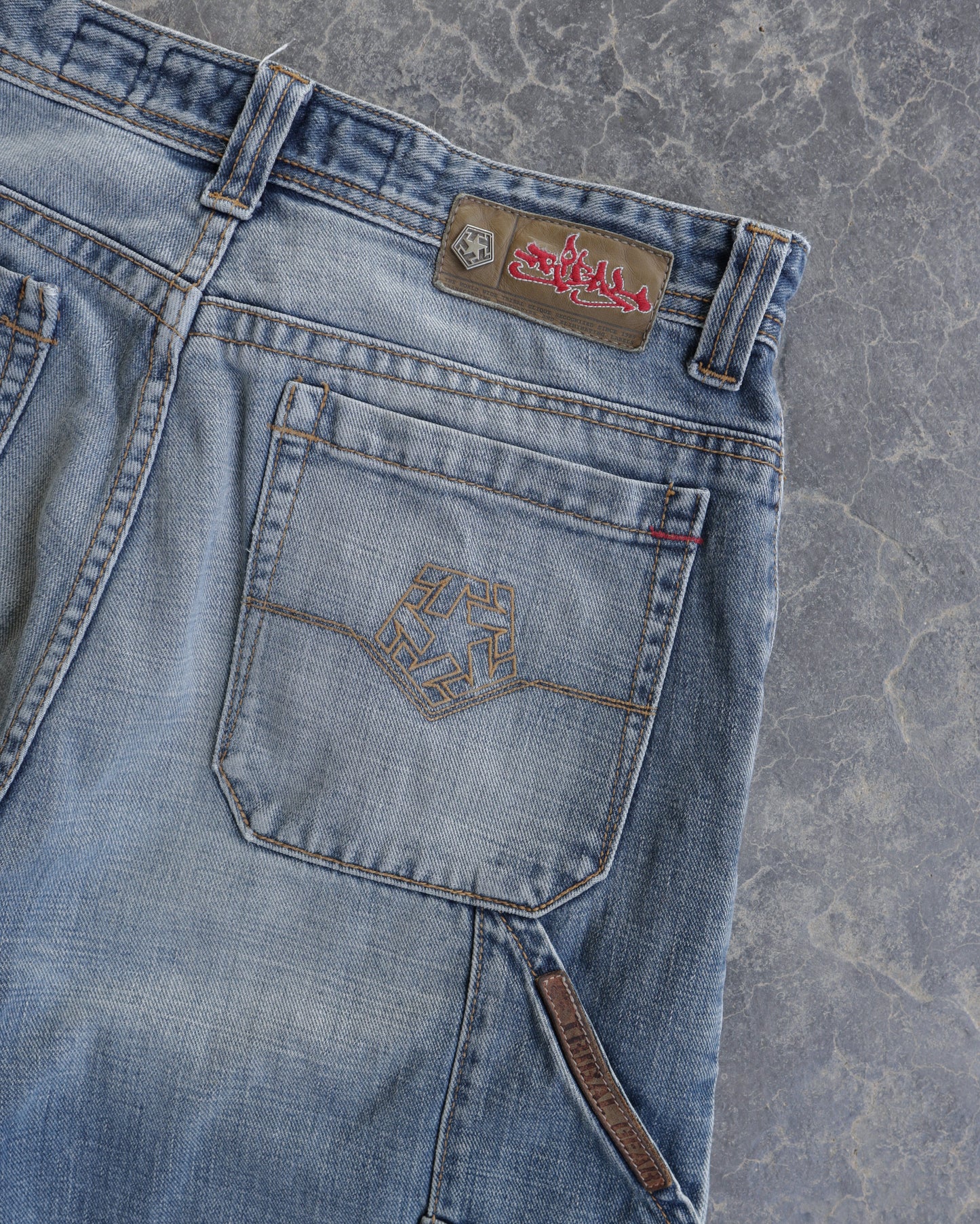 00s Tribal Gear Baggy Denim Shorts - 31