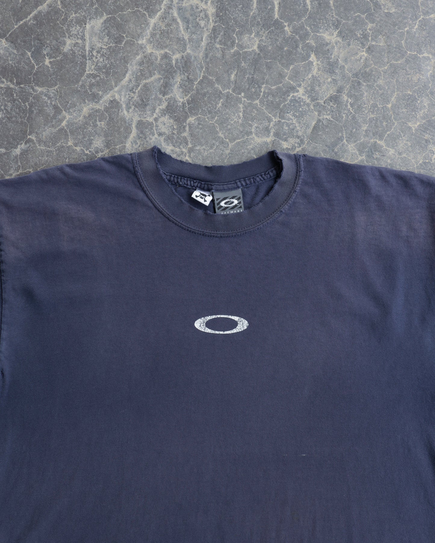 00s Oakley Software Faded & Distresed O Tee - L