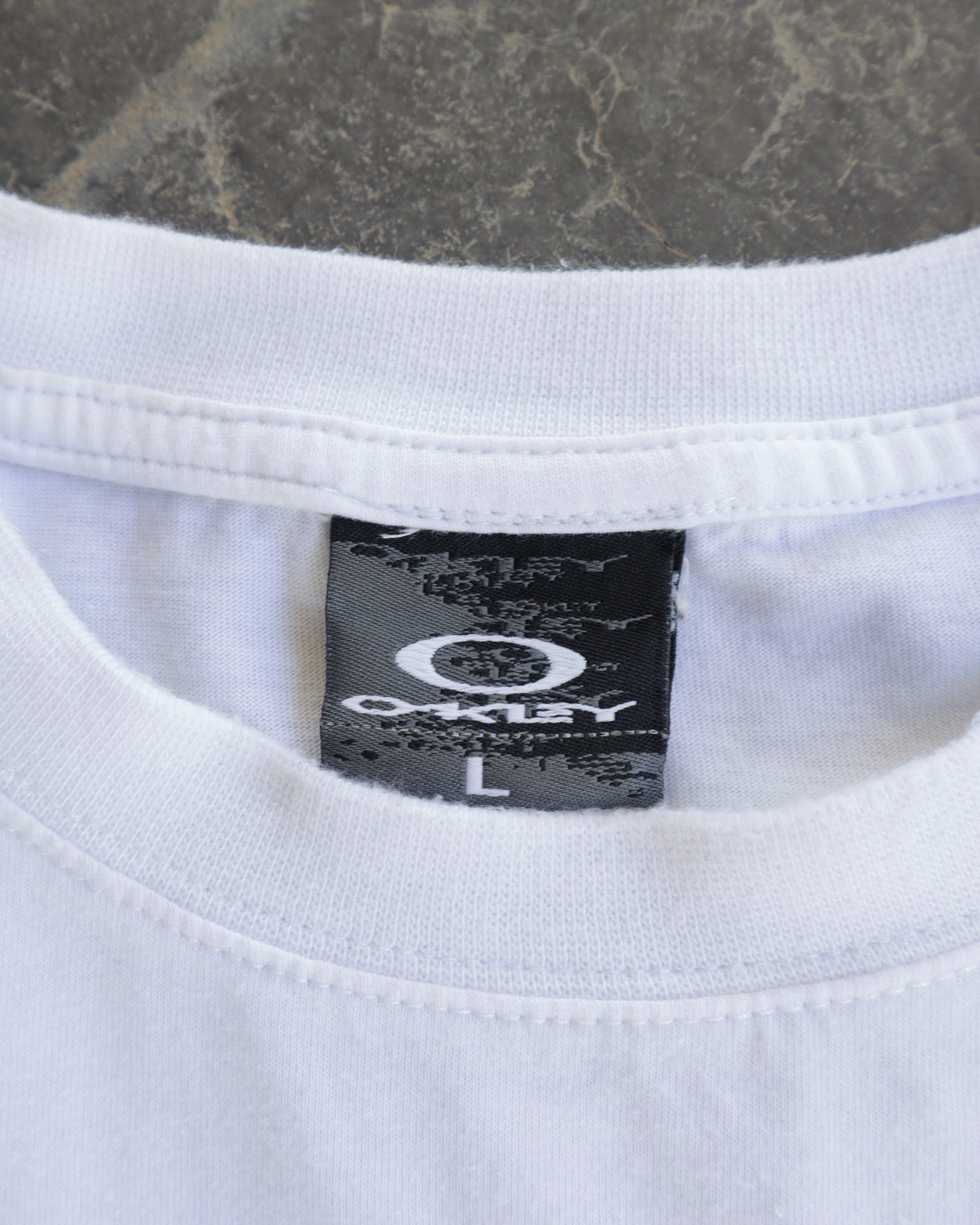 00s Oakley Long Sleeve White Shirt - L