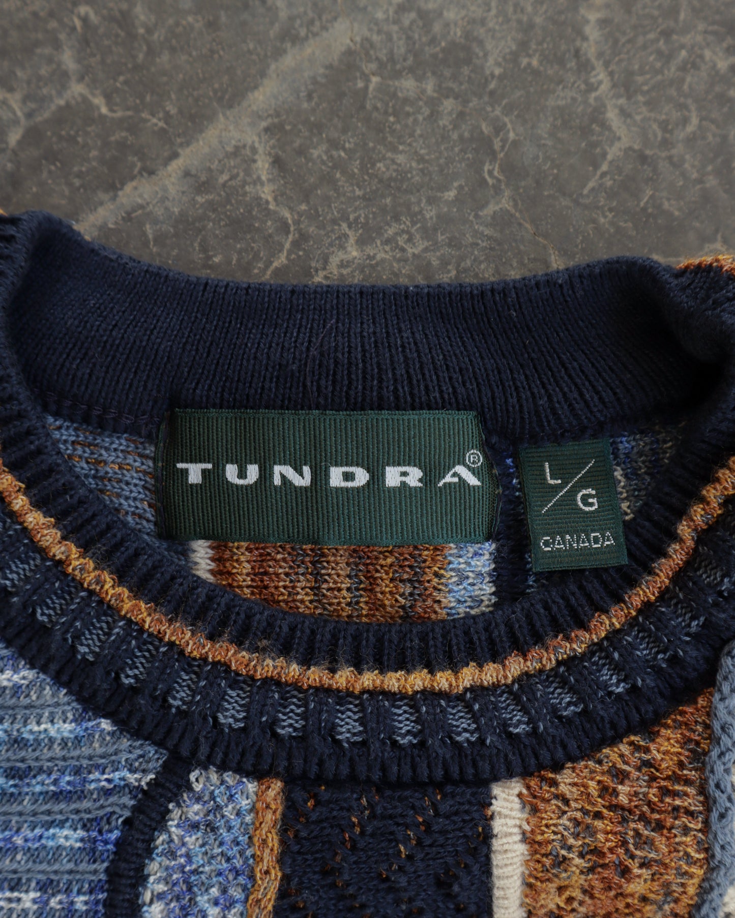 00s 3D Knit Tundra Sweater - L