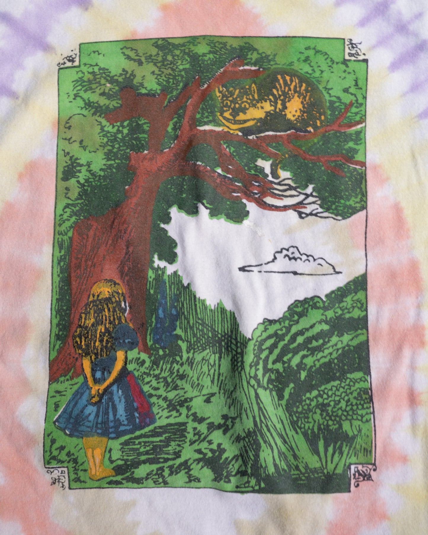 90s Alice in Wonderland Tee - L