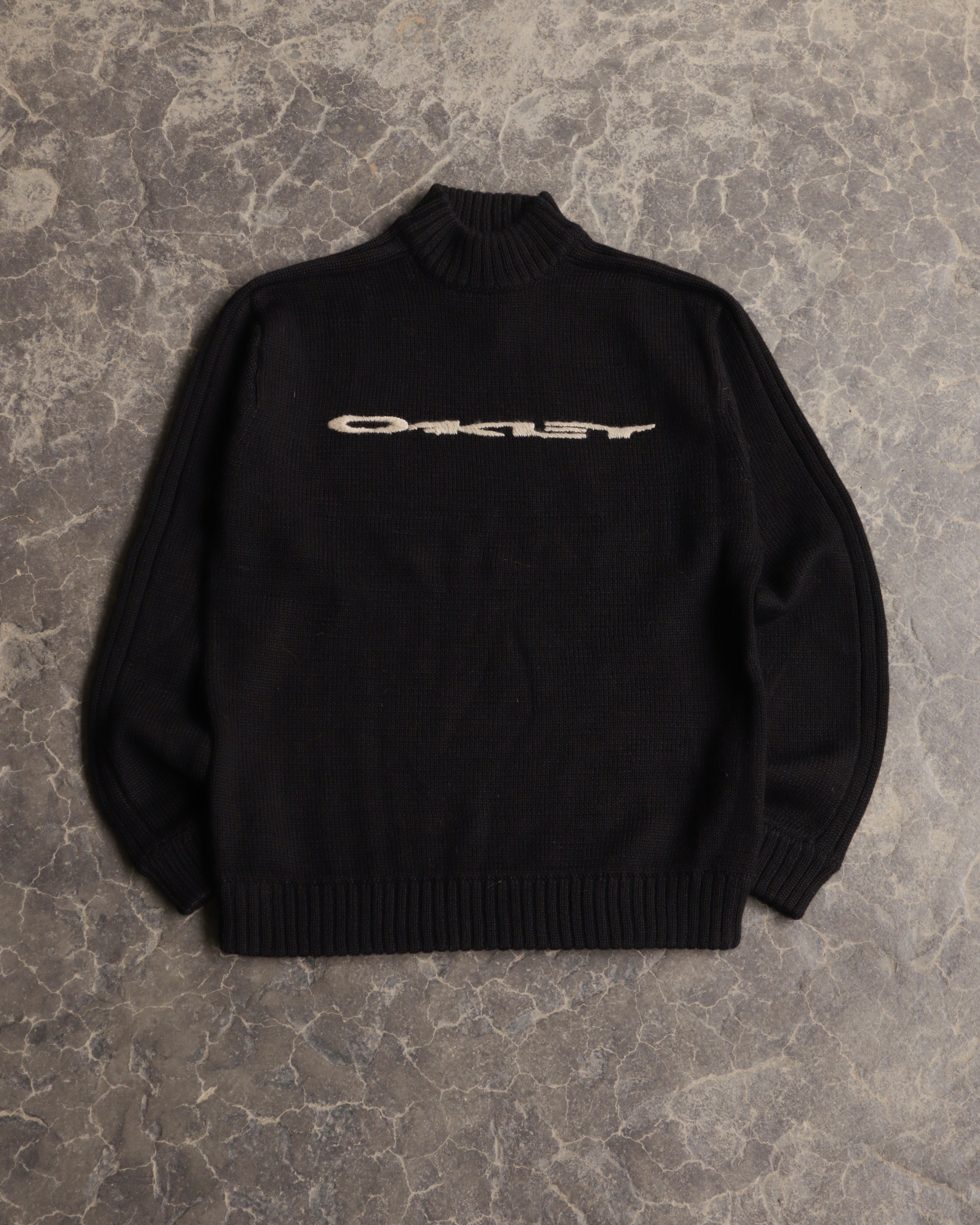 00s Oakley Knit Sweater - M – Cozy & Fitted Curations