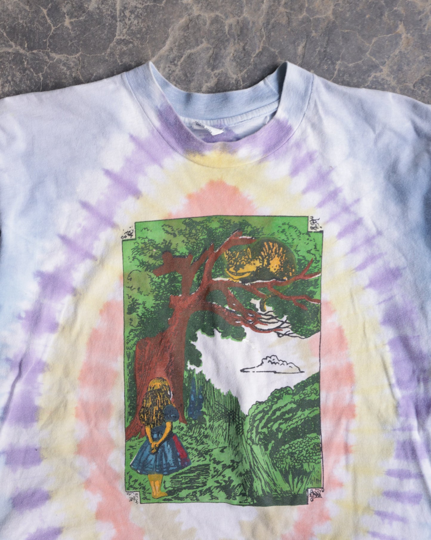 90s Alice in Wonderland Tee - L