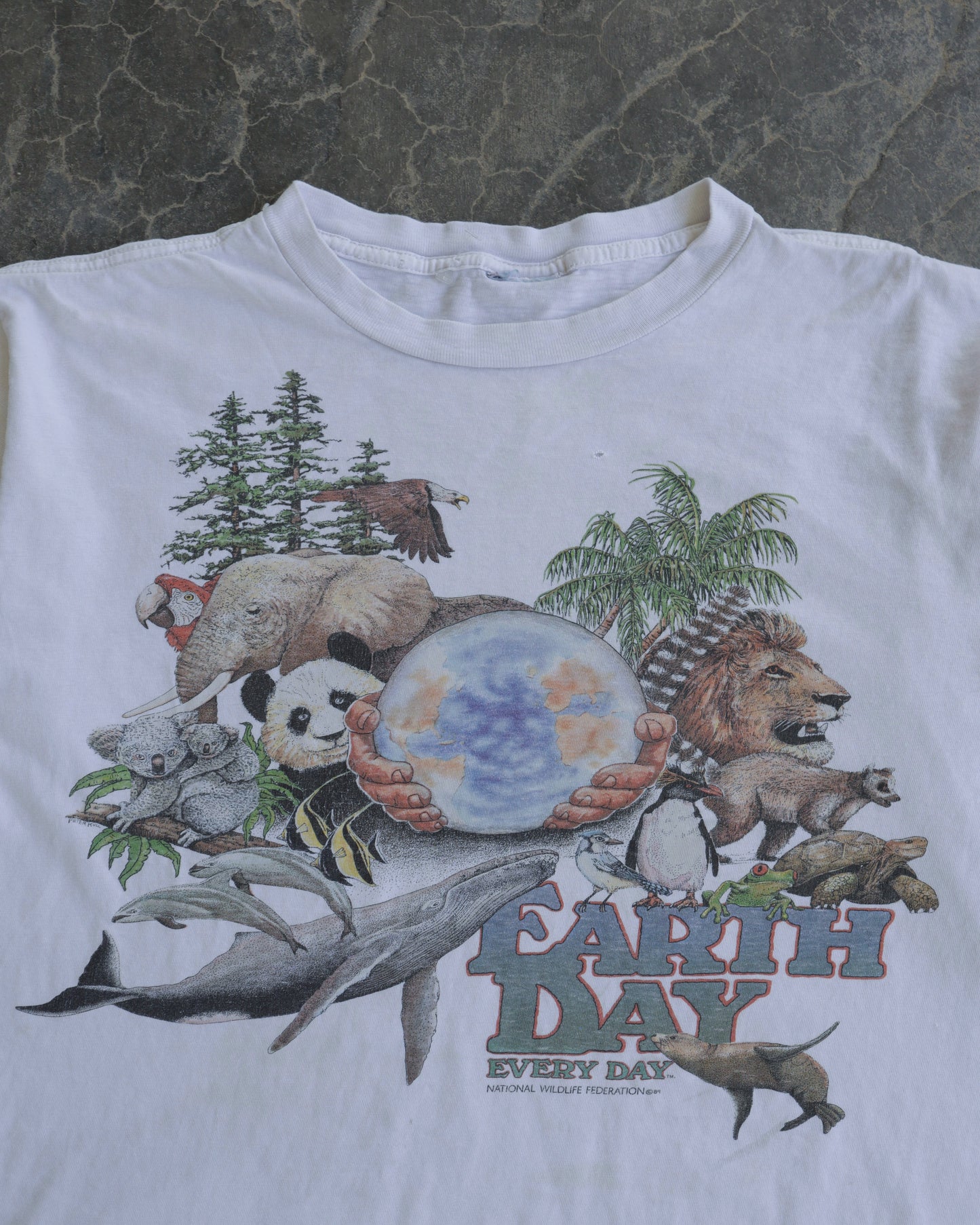 90s Wild Life Earth Day Boxy Fit White Tee - L