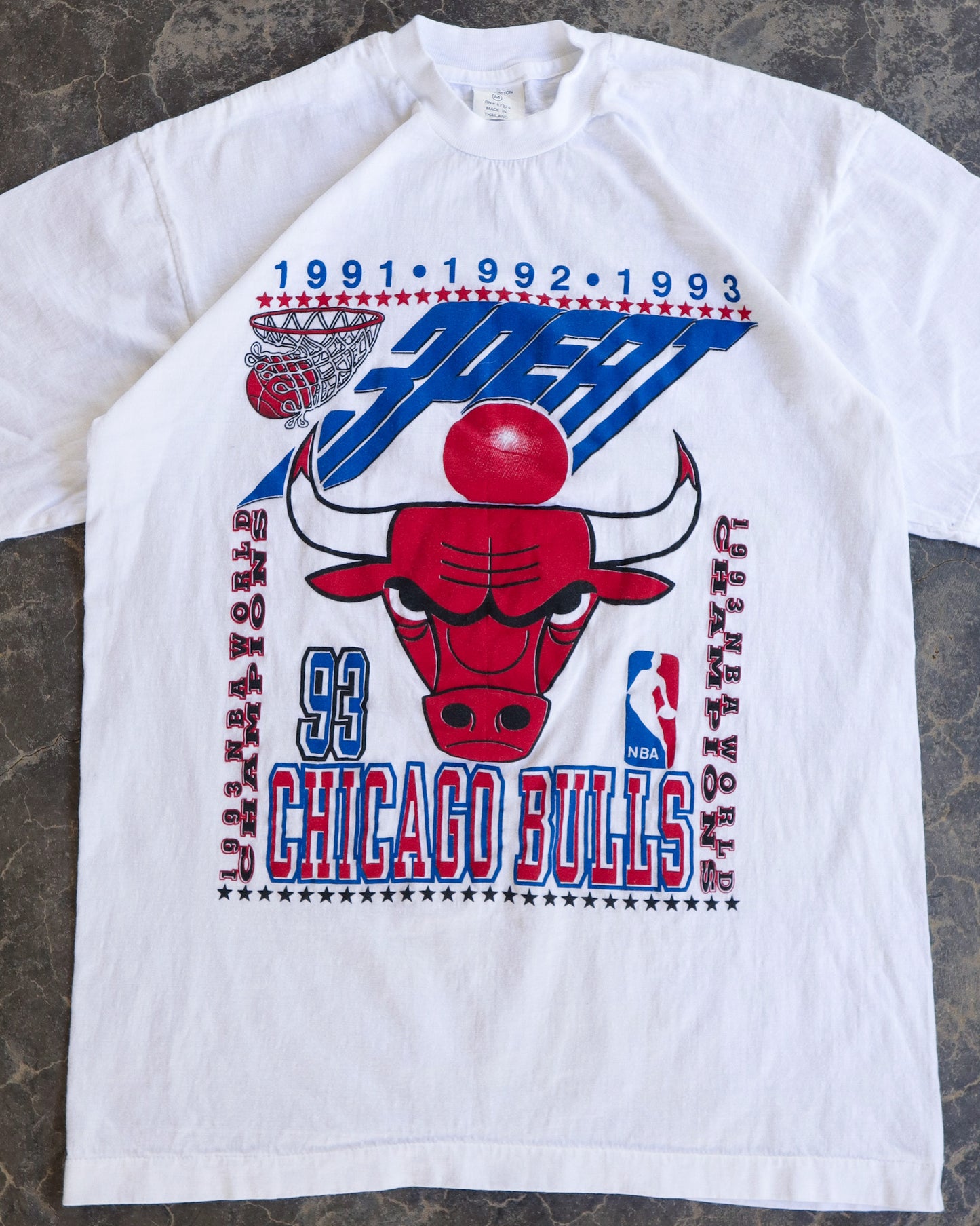 90s Chicago Bulls 3-Peat White Tee - M