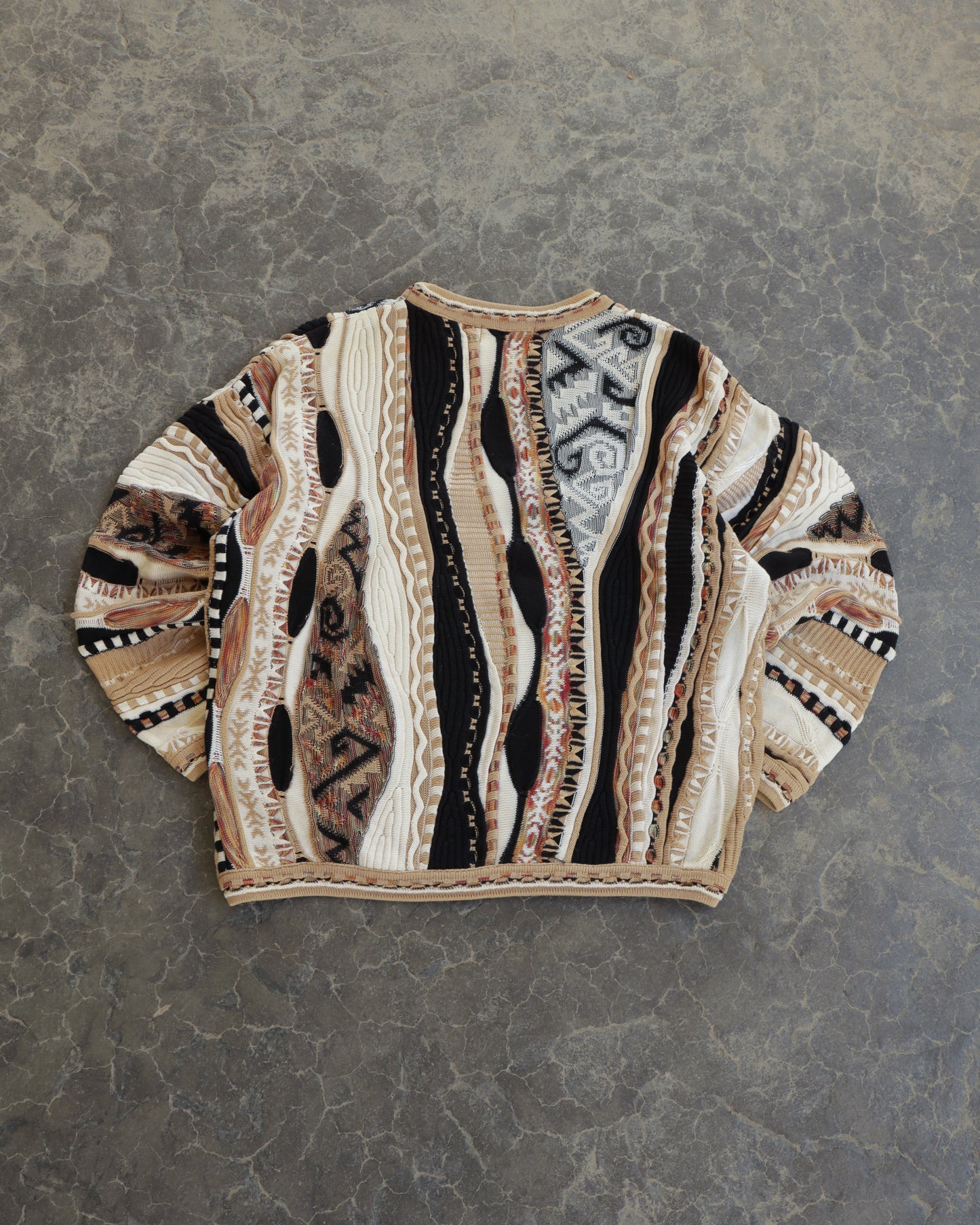 00s 3D Knit Tundra Sweater - L