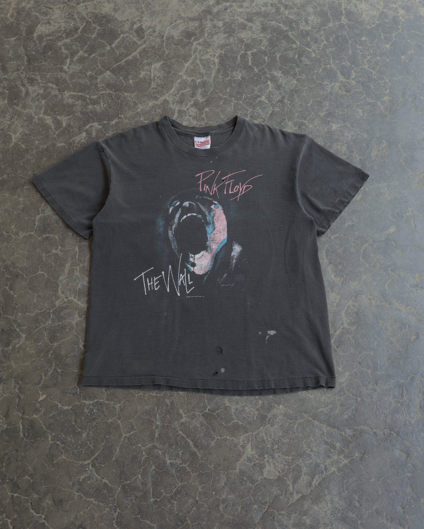 90s Pink Floyd The Wall Distressed Faded Black Tee - L